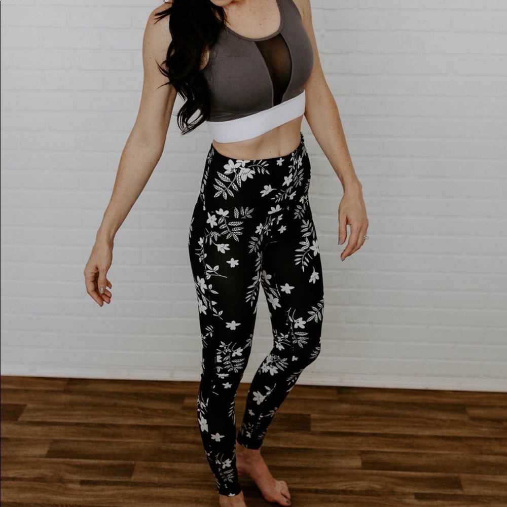 Black and White Floral Workout Leggings